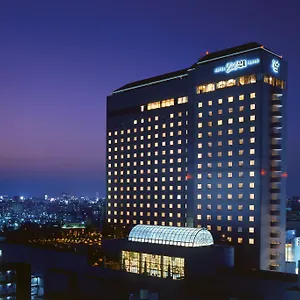 East 21 4*, Tokio Japón